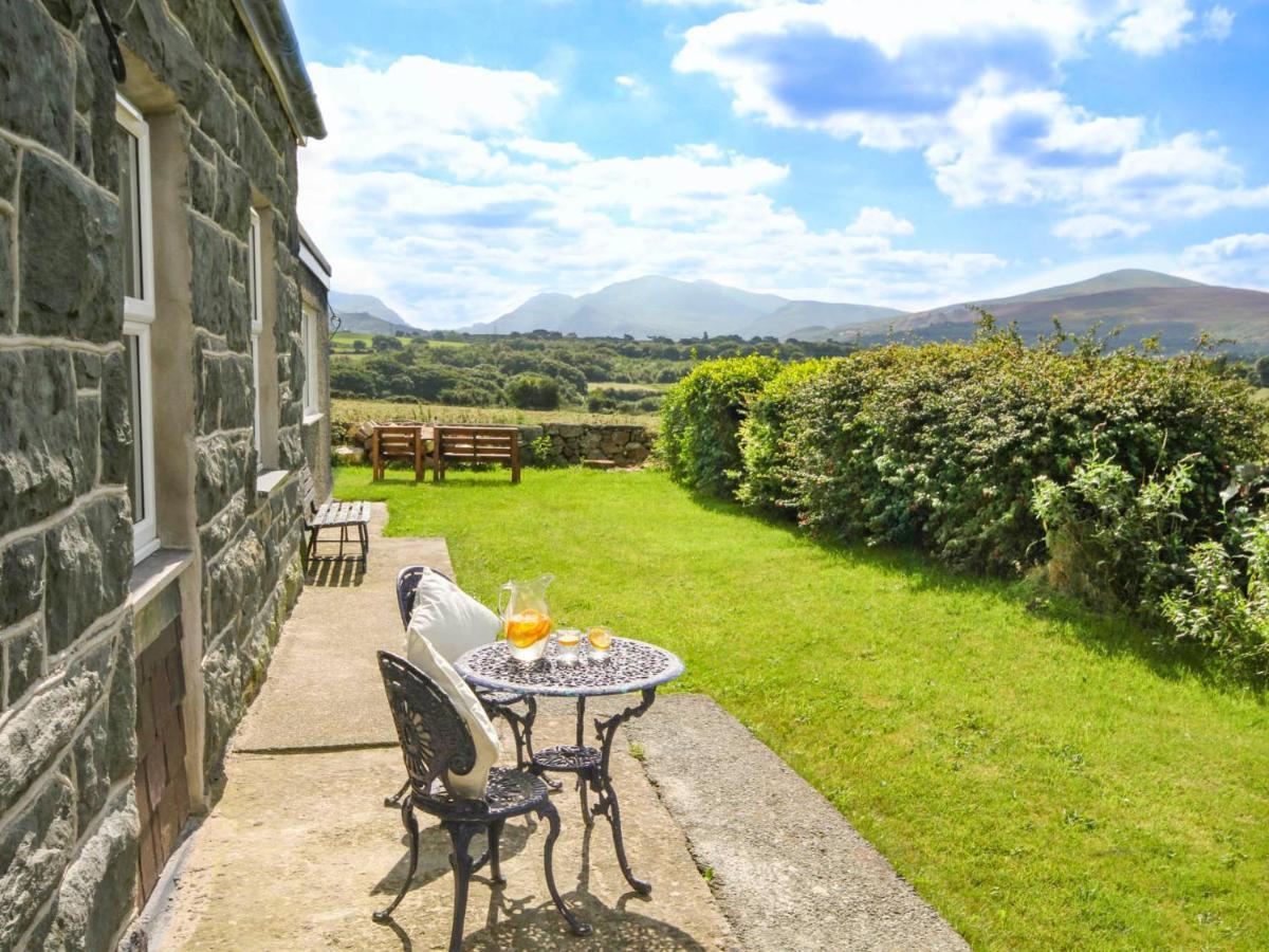 Coed Bolyn Lodge Llanddeiniolen Exterior foto